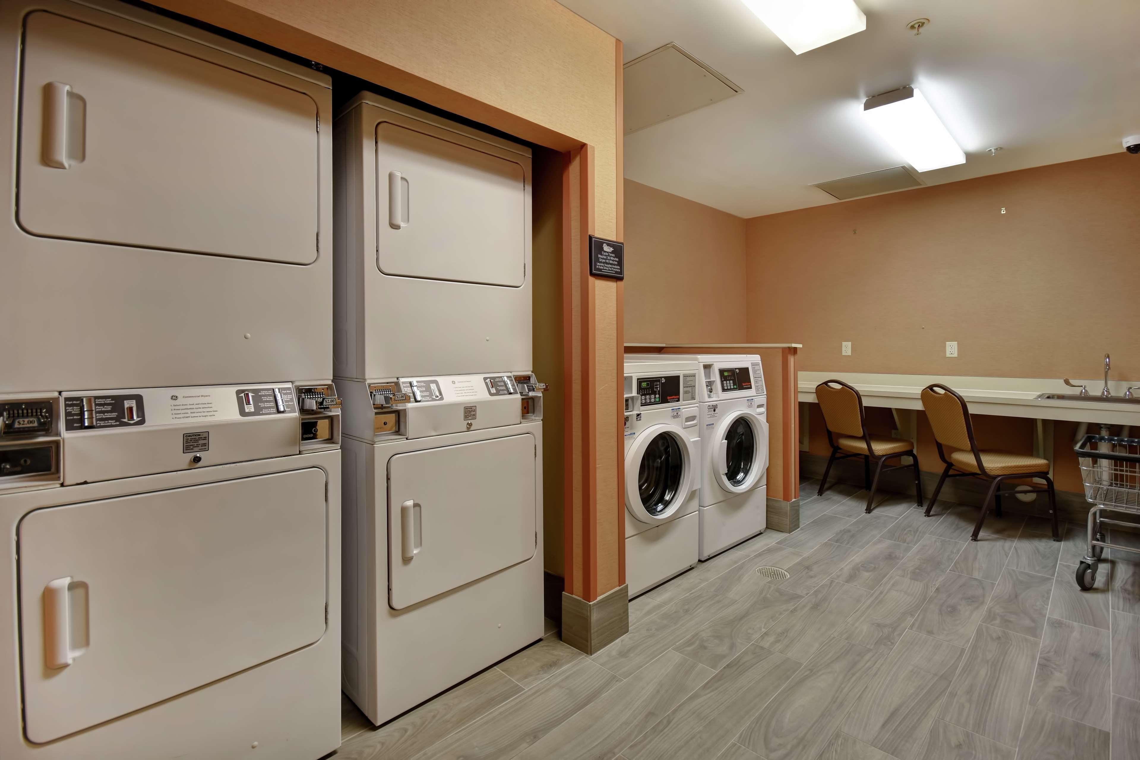 Homewood Suites By Hilton At The Waterfront Wichita Eksteriør billede