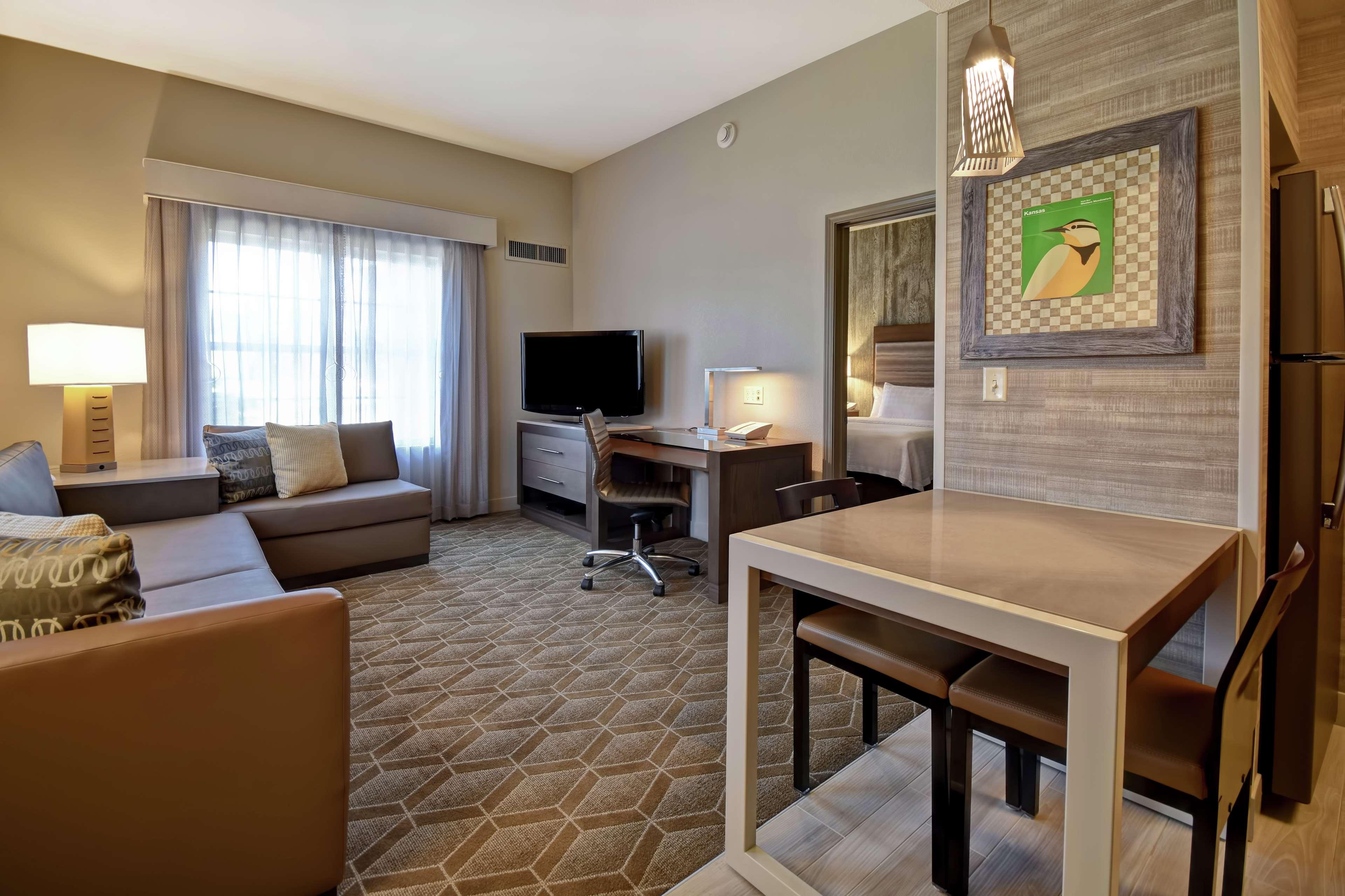 Homewood Suites By Hilton At The Waterfront Wichita Eksteriør billede