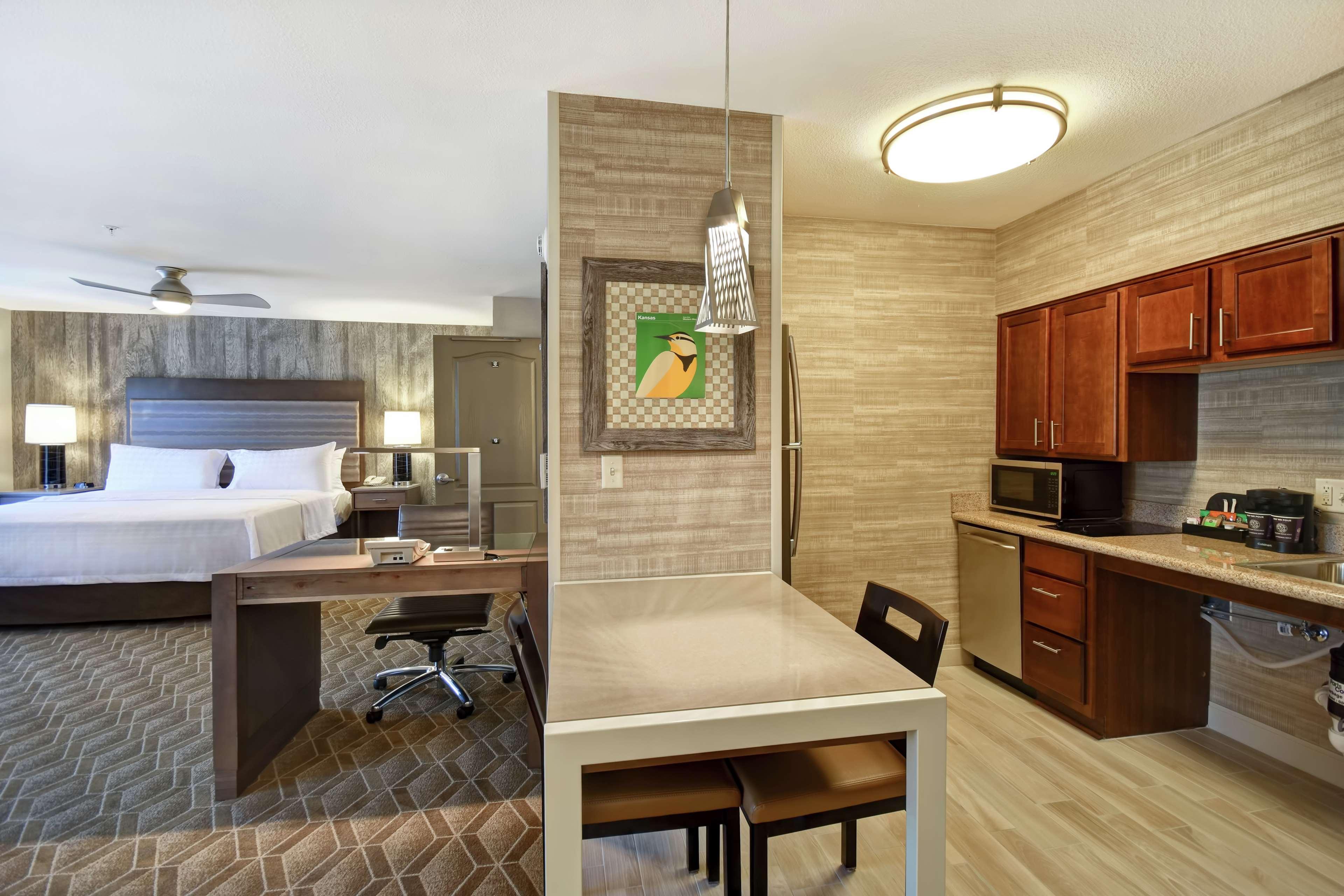 Homewood Suites By Hilton At The Waterfront Wichita Eksteriør billede