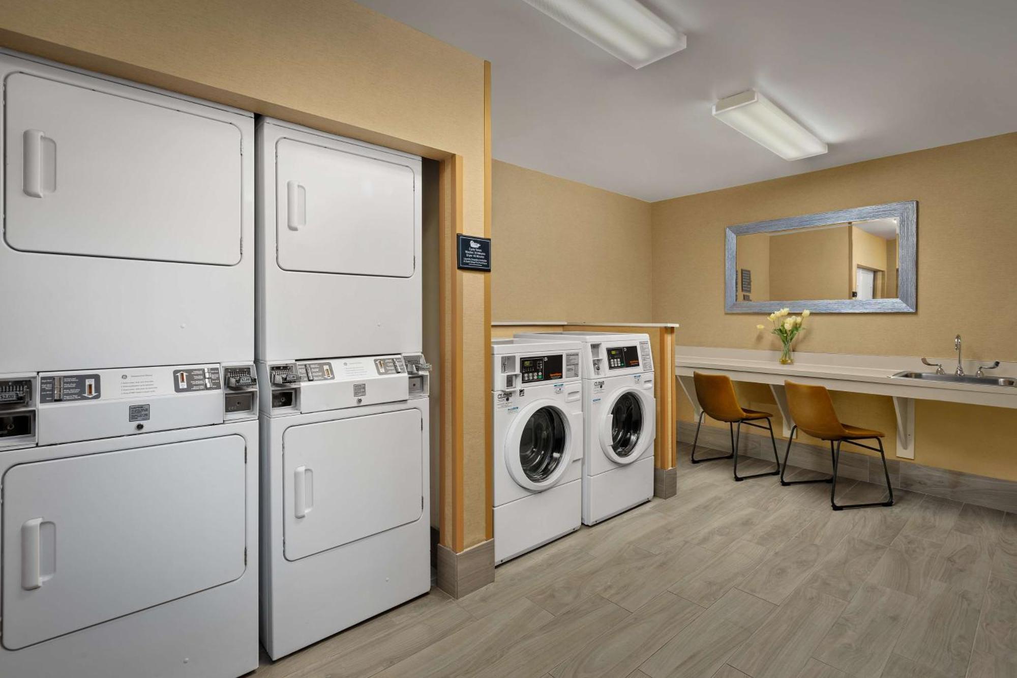 Homewood Suites By Hilton At The Waterfront Wichita Eksteriør billede