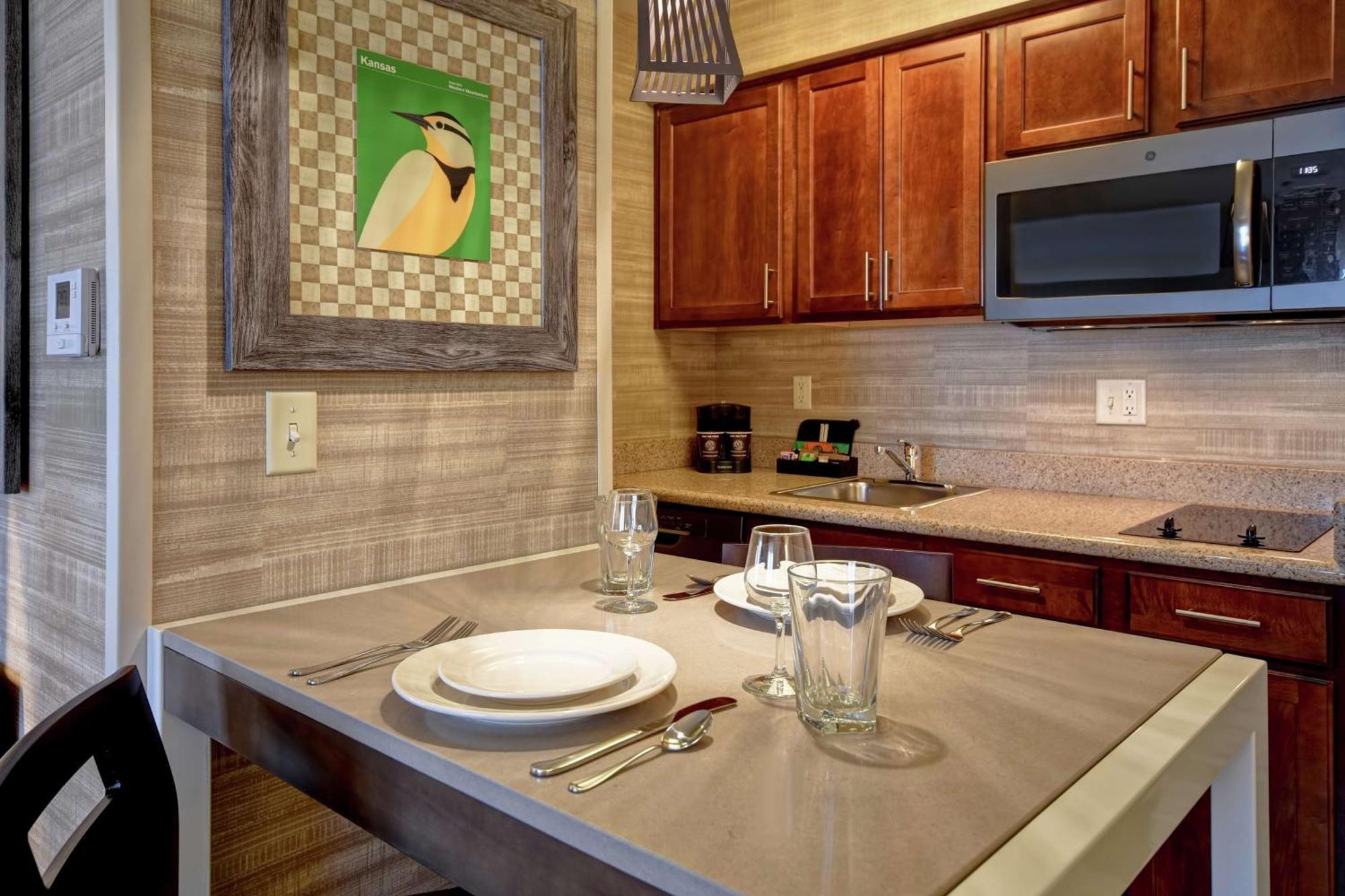 Homewood Suites By Hilton At The Waterfront Wichita Eksteriør billede