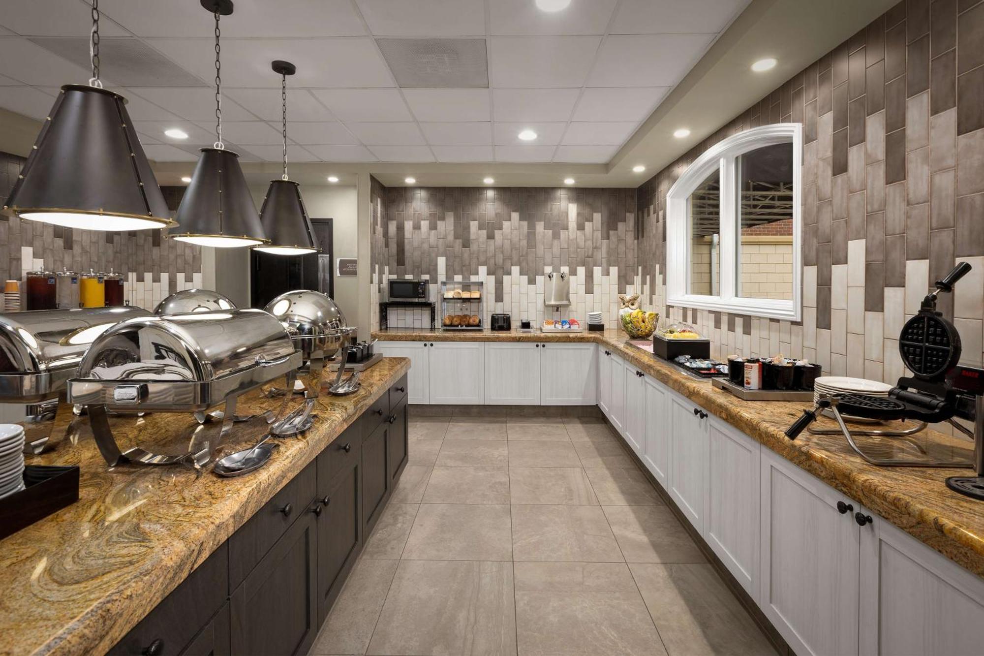 Homewood Suites By Hilton At The Waterfront Wichita Eksteriør billede