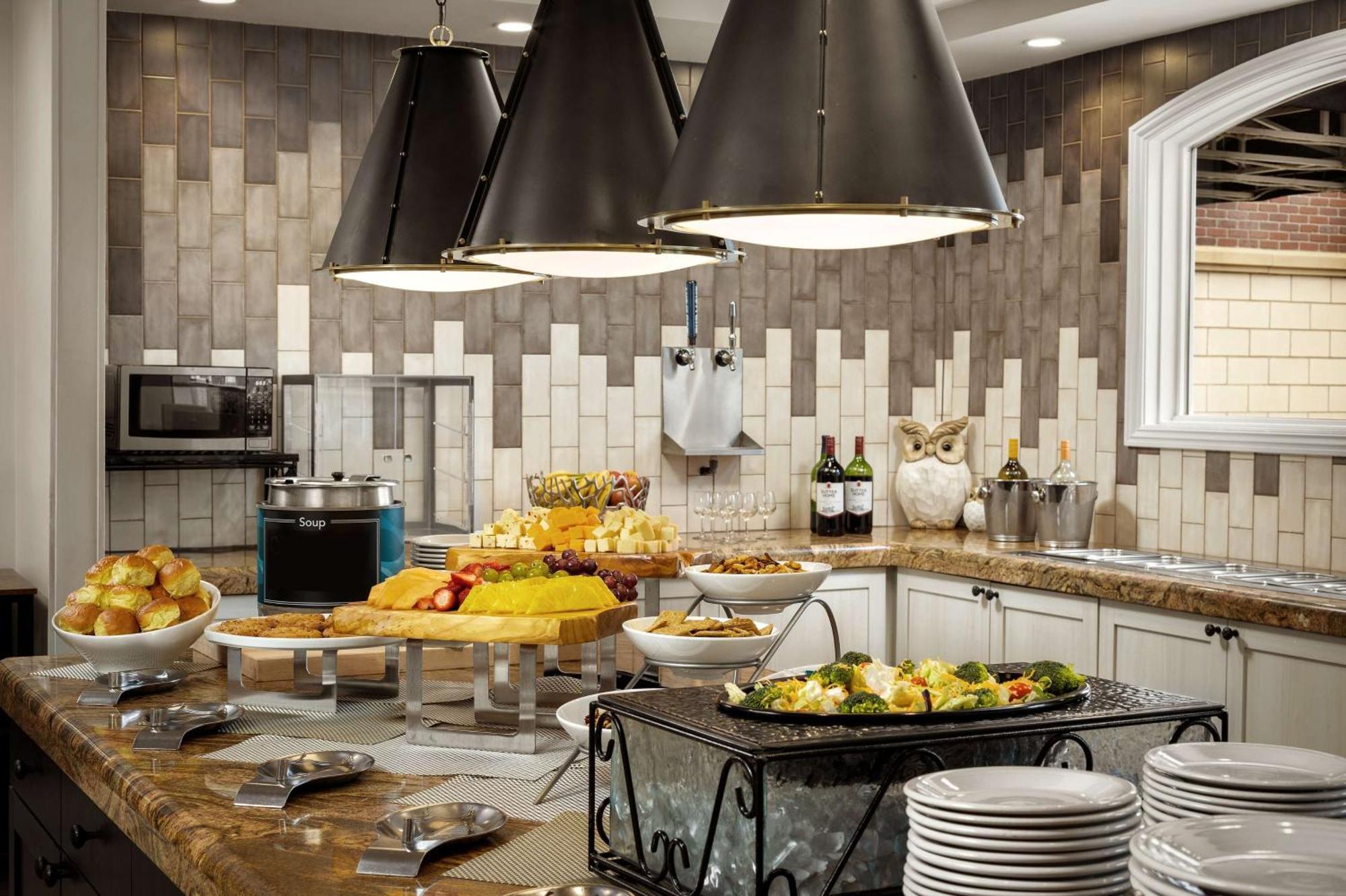 Homewood Suites By Hilton At The Waterfront Wichita Eksteriør billede